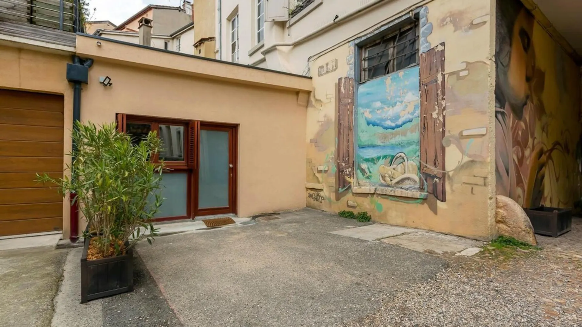 Hamac Suites - La Favorite Lyon 0*,